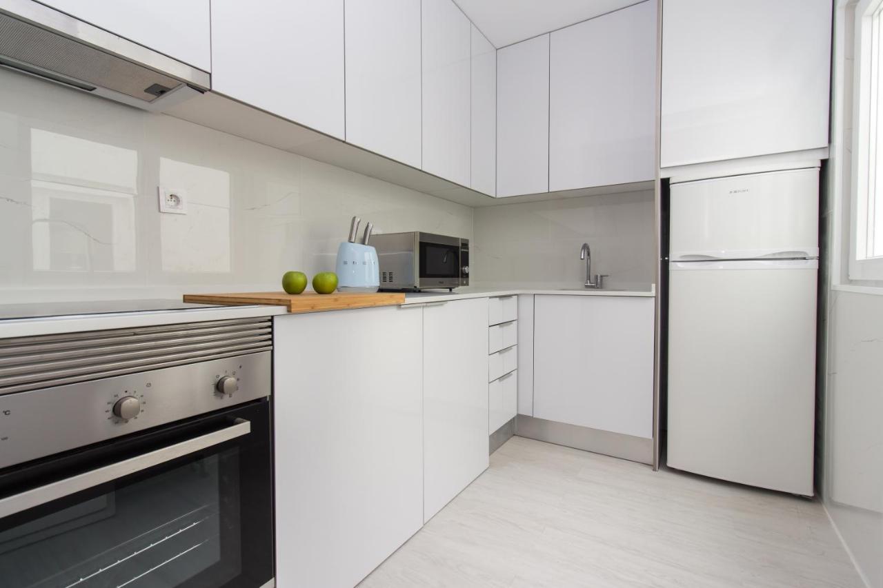 Beach And Mountain Apartment Lisboa / Сесимбра Екстериор снимка